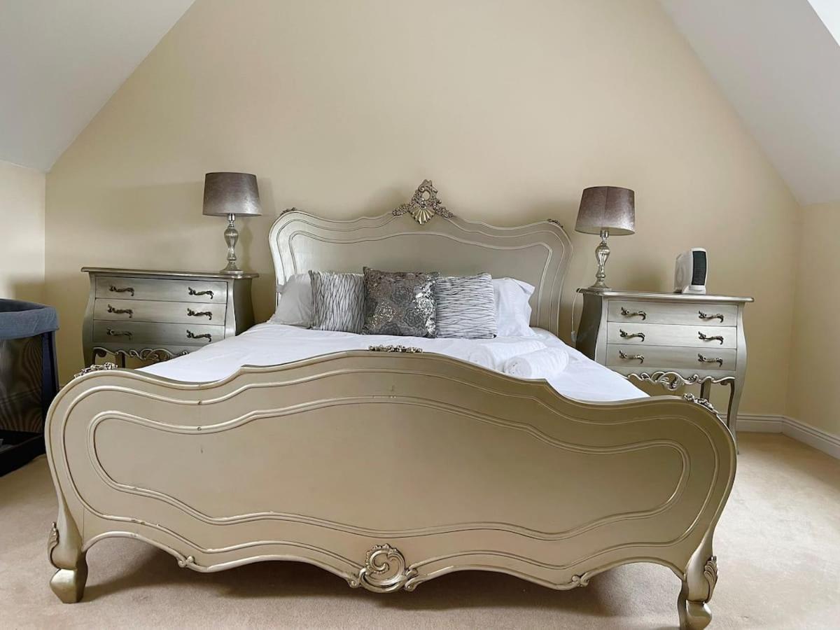 Luxurious Executive 4 Bedroom Whole Home | For 10 Hensol Esterno foto