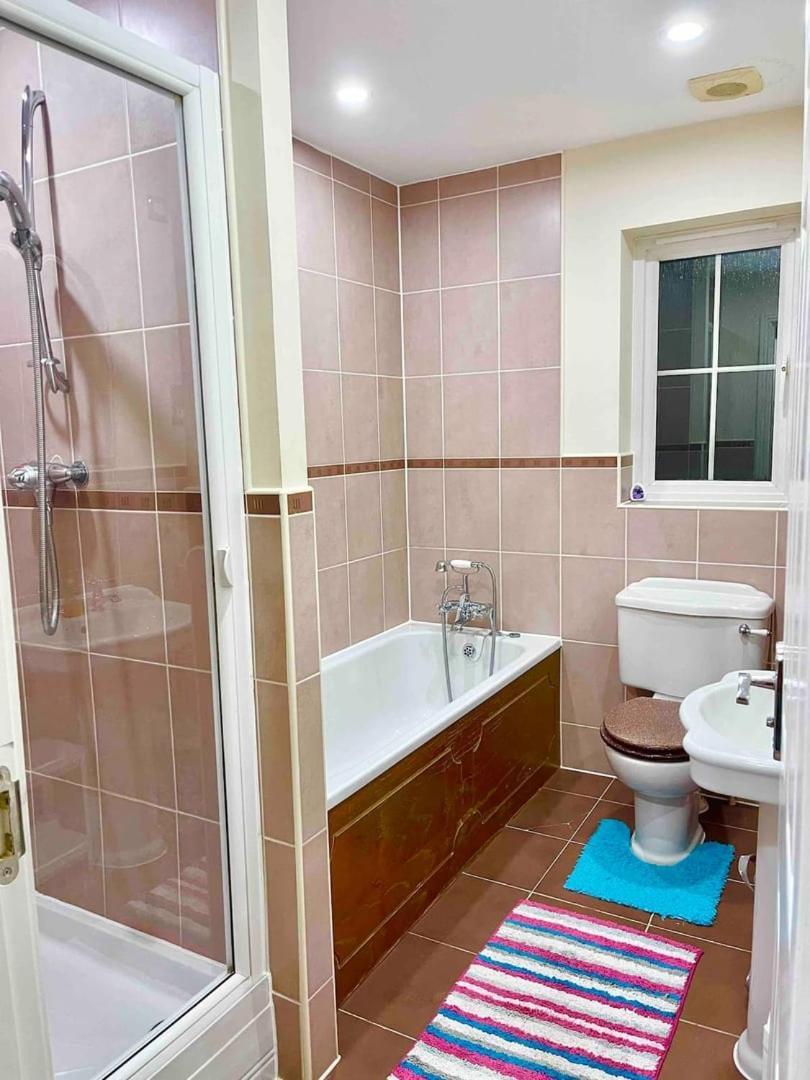 Luxurious Executive 4 Bedroom Whole Home | For 10 Hensol Esterno foto